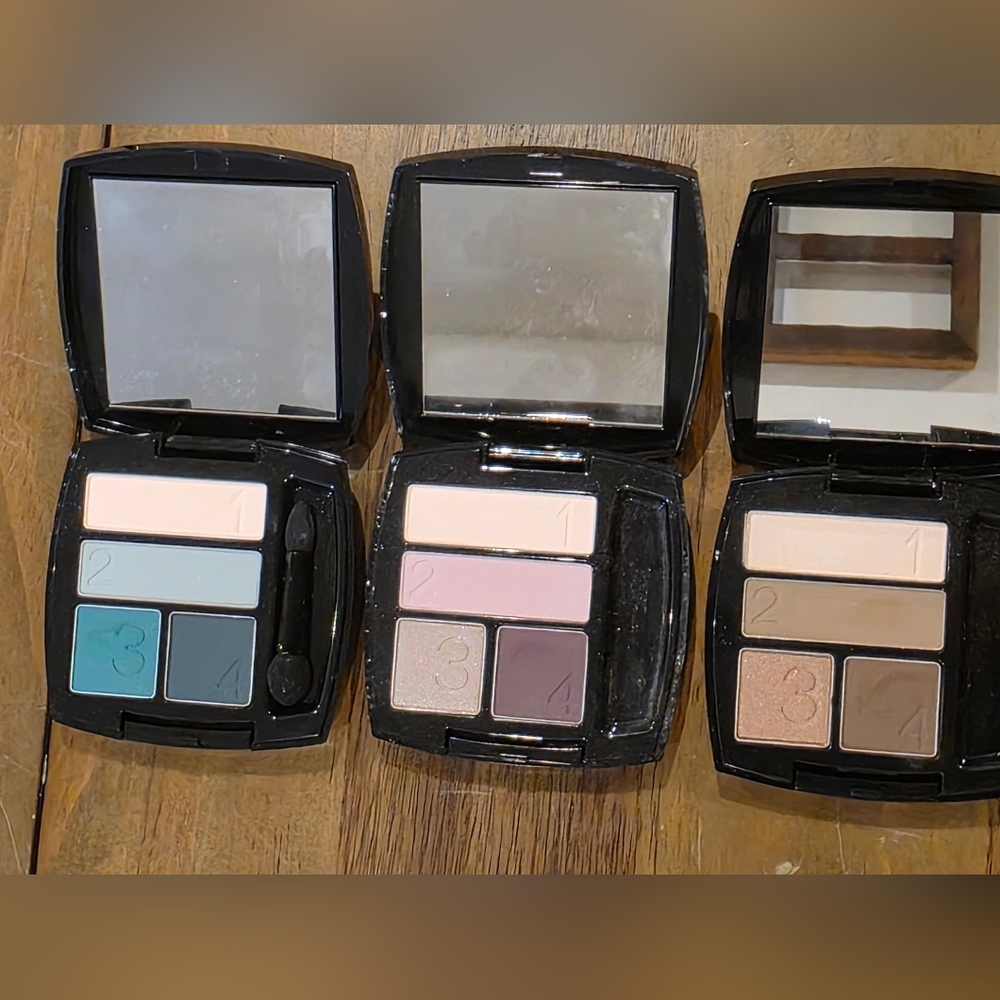Avon True Color Eyeshadow Quad Set 1 Berry Love  No Applicators